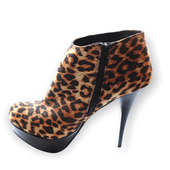 NWOT Leopard Print Platform Heels - Dollhouse size 10 - Picture 4 of 6